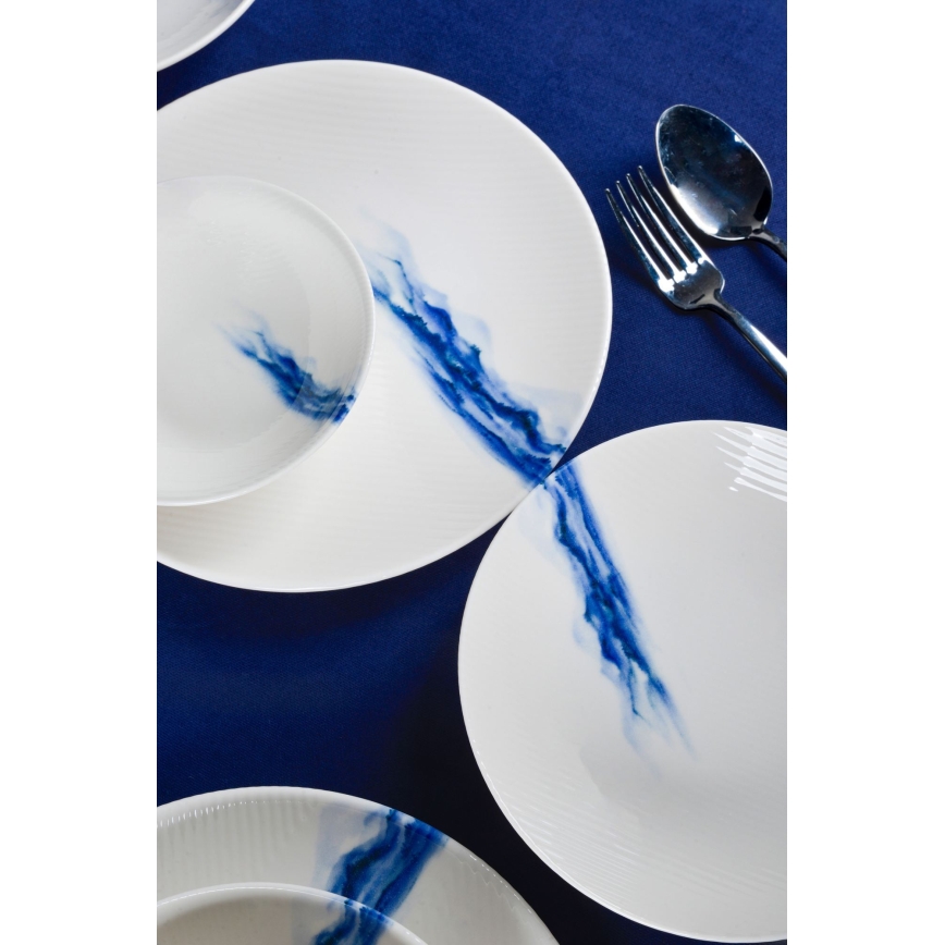 18-teiliges Geschirrset aus Porzellan, weiß/blau