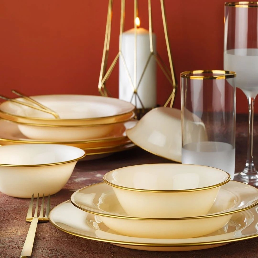 18-teiliges Tafelservice, Beige/Gold, Porzellan