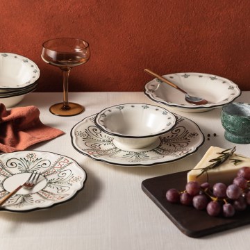 24-teiliges, farbenfrohes Porzellan-Set