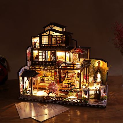 2Kids Toys - Miniatur des Hauses Prunkvolle Sakura-Villa 2xAAA