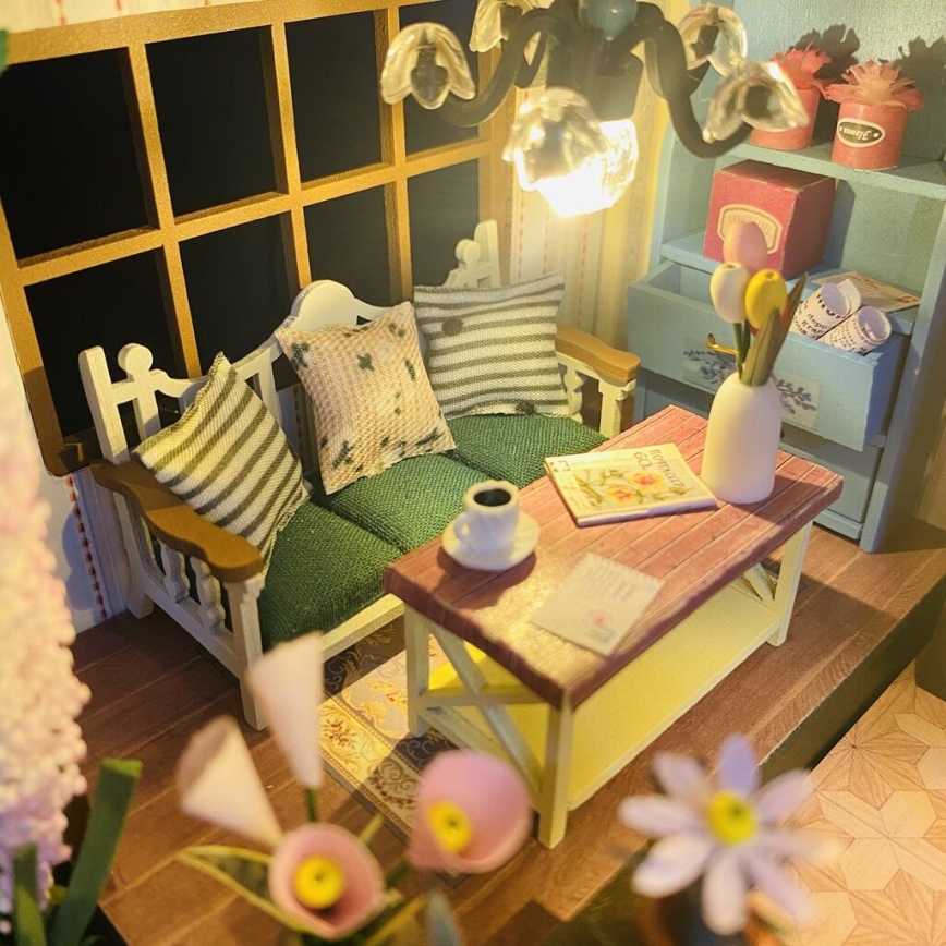 2Kids Toys - Miniatur des Darcyin Blumenhauses 2xAAA