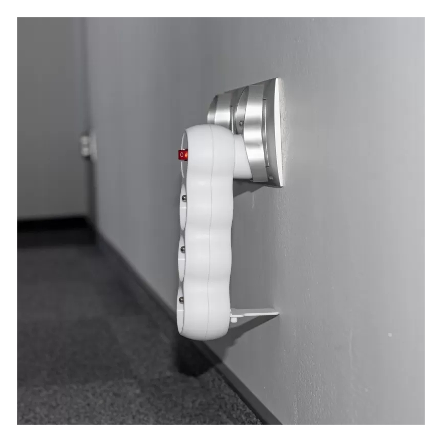 3-fache Steckdosenleiste mit Schalter