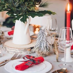 Tisch für den Weihnachtsabend