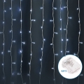 Aigostar - LED-Weihnachts-Lichterkette für den Außenbereich 300 LEDs/8 Funktionen 3xAA 6x2m IP44 Kaltweiß