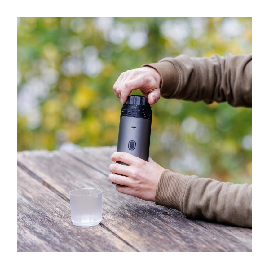 Aligator ACM002 - Tragbare, wiederaufladbare Reisekaffeemaschine PortaCaffé 3‑in‑1, 72 W / 7500 mAh, grau