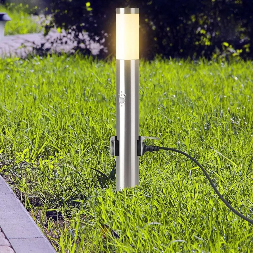 Auβenleuchte mit Sensor + 2 Steckdosen SCHUKO 1xE27/60W/230V IP44 60cm matt Chrom