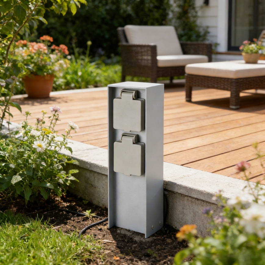 Brilagi - Außen-Steckdosensäule PILLAR 2× SCHUKO 230V IP44 silber