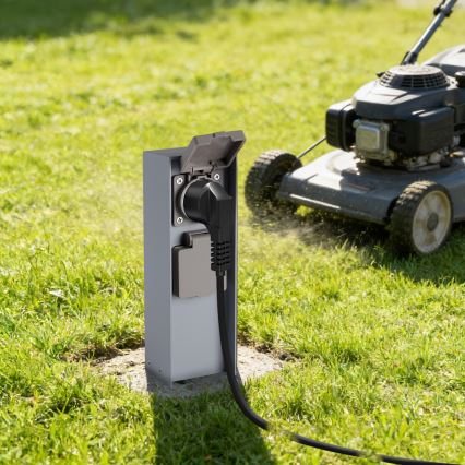 Brilagi - Außen-Steckdosensäule PILLAR 2× SCHUKO 230V IP44 silber