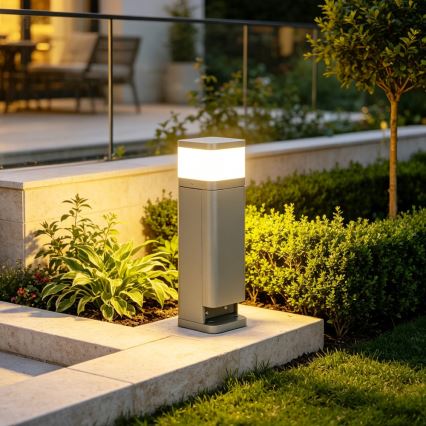 BRILAGI - Außenleuchte mit 2 SCHUKO-Steckdosen PILLAR 1xG9/11W/230V IP44 grau