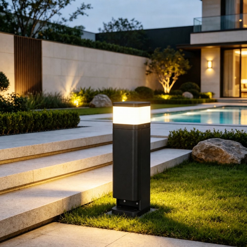 BRILAGI - Außenleuchte mit 2 SCHUKO-Steckdosen PILLAR 1xG9/11W/230V IP44 schwarz