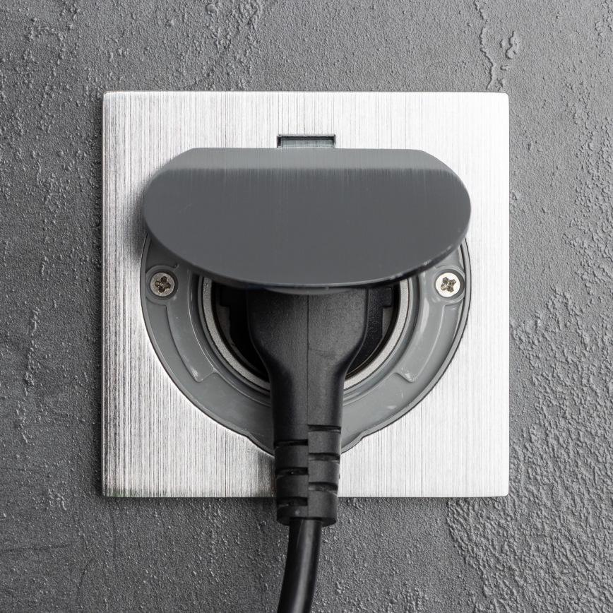 Brilagi - Boden-Einbausteckdose für den Outdoor-Bereich IP55 matt Chrom quadratisch