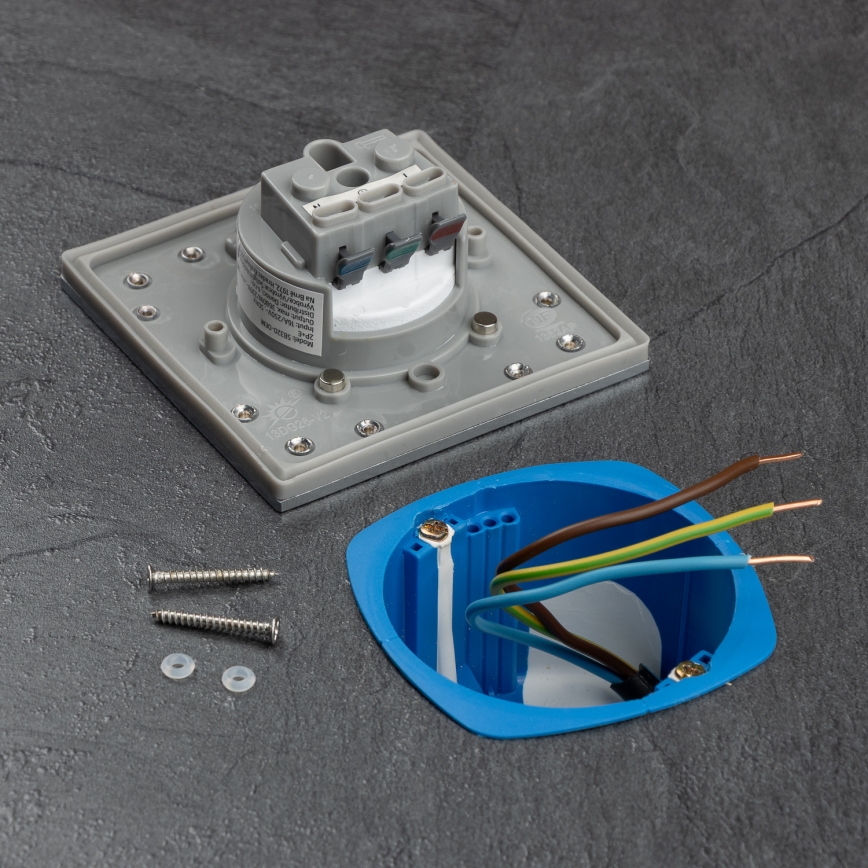 Brilagi - Boden-Einbausteckdose für den Outdoor-Bereich IP55 matt Chrom quadratisch