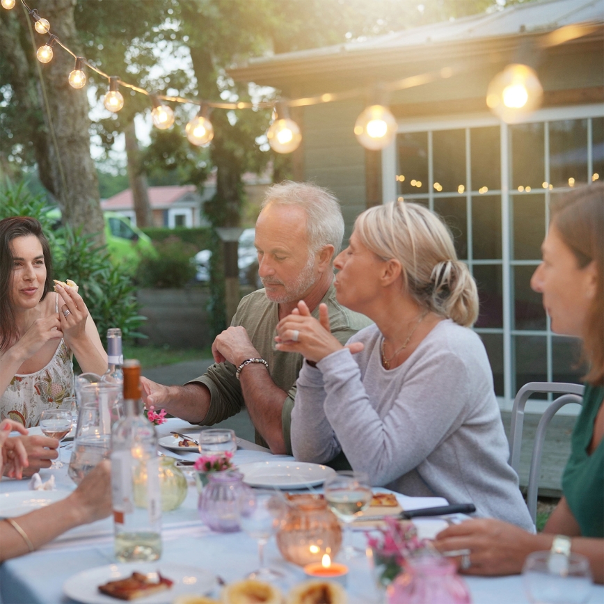 Brilagi - LED-Außen-Dekorationskette GIRLANDA 10xE12/0,6W/230V 8m schwarz IP44 warmweiß