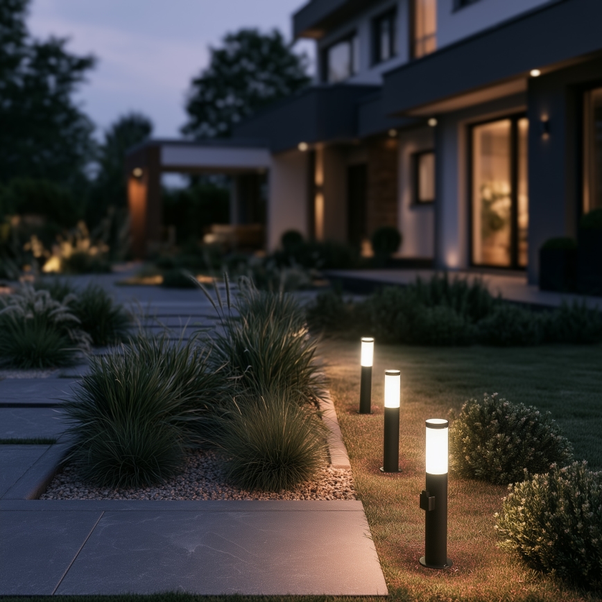 BRILAGI - LED-Außenlampe ELIA mit Steckdose 1xE27/7W/230V 4000K IP44 50 cm Anthrazit