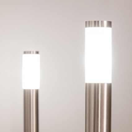 BRILAGI - LED-Außenleuchte mit Steckdose ELIA 1xE27/7W/230V 4000K IP44 50 cm matt verchromt