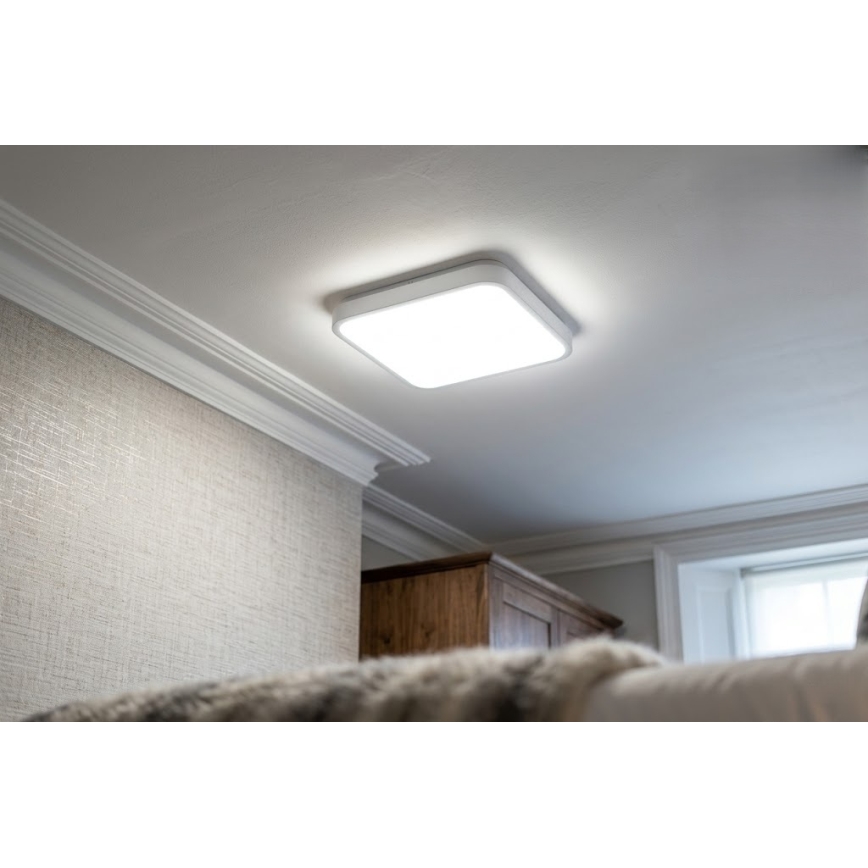 BRILAGI - LED-Badezimmer-Deckenleuchte mit Sensor ZENNA LED/24W/230V 34,5x34,5 cm IP44 weiß + Fernbedienung
