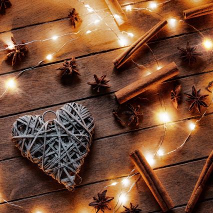 Brilagi - LED  Lichterkette 100xLED/3xAA 10m warmweiß