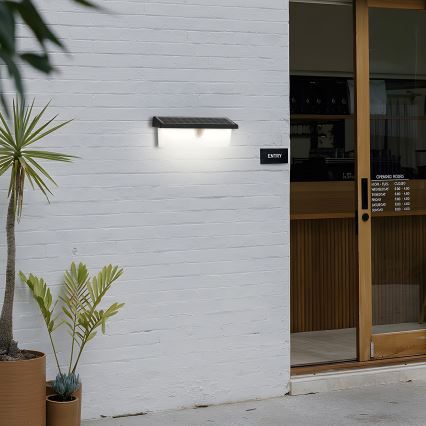 Brilagi - LED Solar-Wandleuchte mit Sensor SUN RAY LED/6W/3,7V 2200 mAh IP44