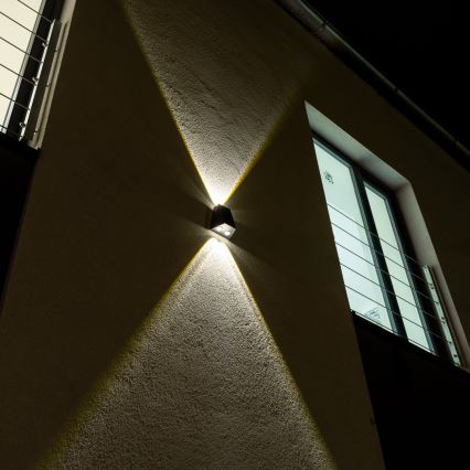 Brilagi - LED-Solarwandleuchte PYRAMID LED/2W/3,2V 1300 mAh IP54