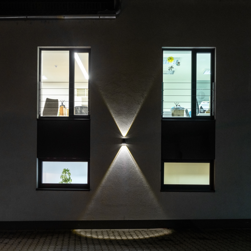 Brilagi - LED-Solarwandleuchte PYRAMID LED/2W/3,2V IP54