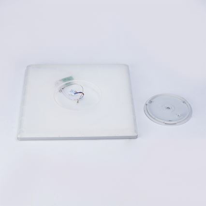 Brilagi - LED-Badezimmer-Deckenleuchte ULTRA SLIM LED/24W/230V 42x42 cm silber IP54