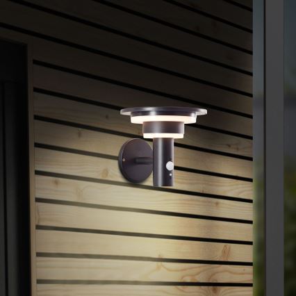 Brilliant - LED Solar-Wandleuchte mit Sensor GARVINA LED/3W/3,7V 2000 mAh IP44 schwarz