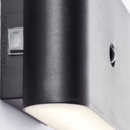 Brilliant - LED Außen-Wandlampe mit Sensor, wiederaufladbar XINO LED/3W/5V 3600 mAh IP44 schwarz