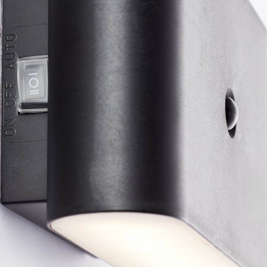 Brilliant - LED Außen-Wandlampe mit Sensor, wiederaufladbar XINO LED/3W/5V 3600 mAh IP44 schwarz