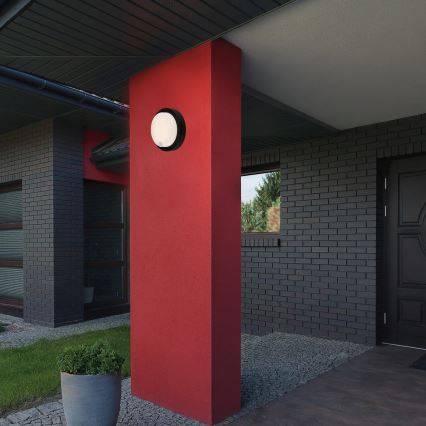 Brilo - Wiederaufladbare LED-Außen-Wandleuchte mit Sensor LED/4W/5V 4400 mAh IP44 schwarz