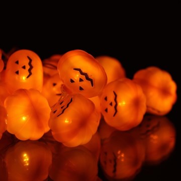 Dekorative LED-Kette HALLOWEEN 20xLED/3xAA/warmweiβ 3,3m Kürbisse
