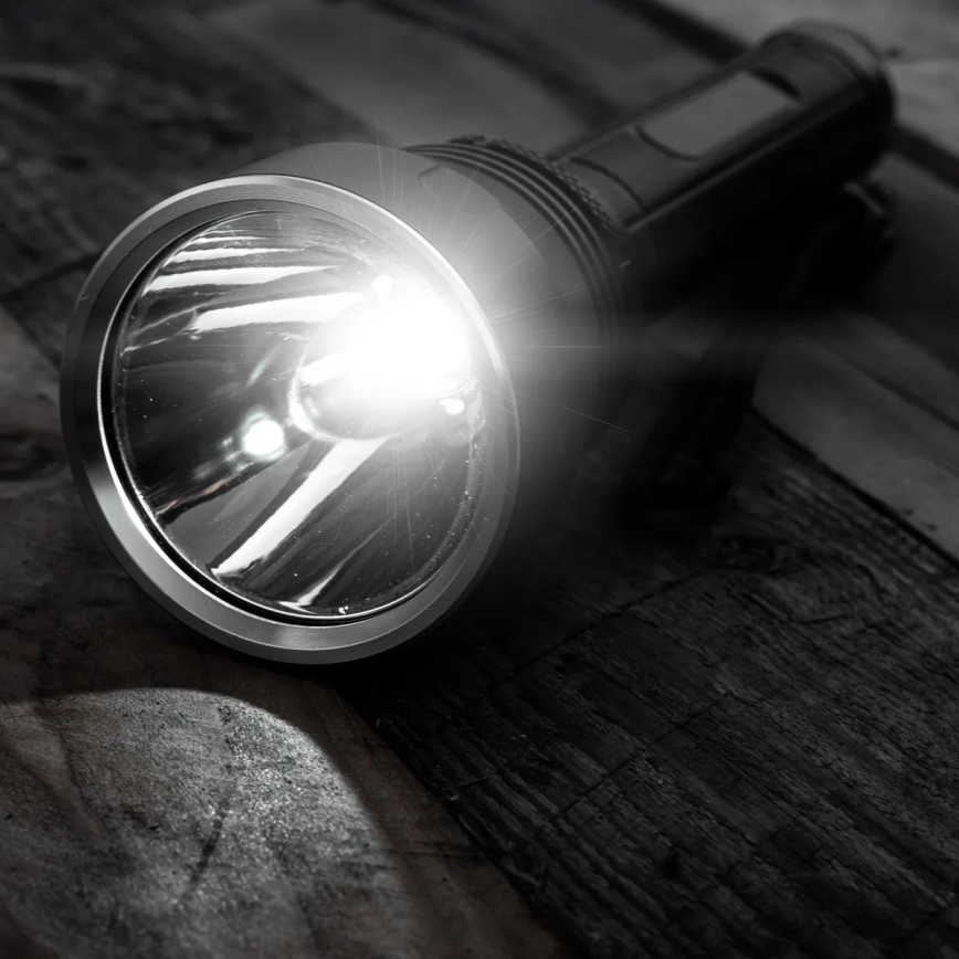 Dimmbare, aufladbare LED-Taschenlampe LED/20W/5V IPX5 1570 glänzend 8400 mAh