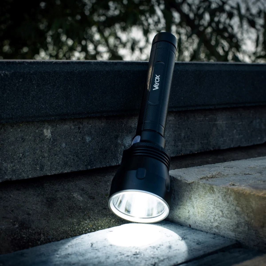 Dimmbare, aufladbare LED-Taschenlampe LED/20W/5V IPX5 1570 glänzend 8400 mAh