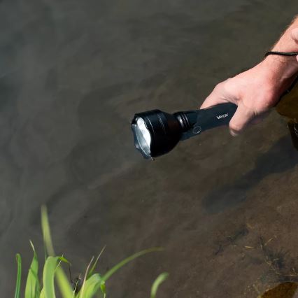 Dimmbare, aufladbare LED-Taschenlampe LED/20W/5V IPX5 1900 glänzend 5000 mAh