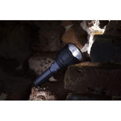Dimmbare, aufladbare LED-Taschenlampe LED/30W/5V IPX7 3000 glänzend 4200 mAh