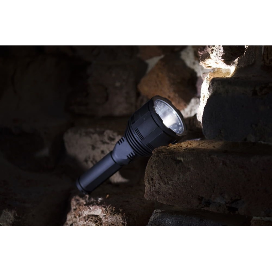 Dimmbare, aufladbare LED-Taschenlampe LED/30W/5V IPX7 3000 glänzend 4200 mAh