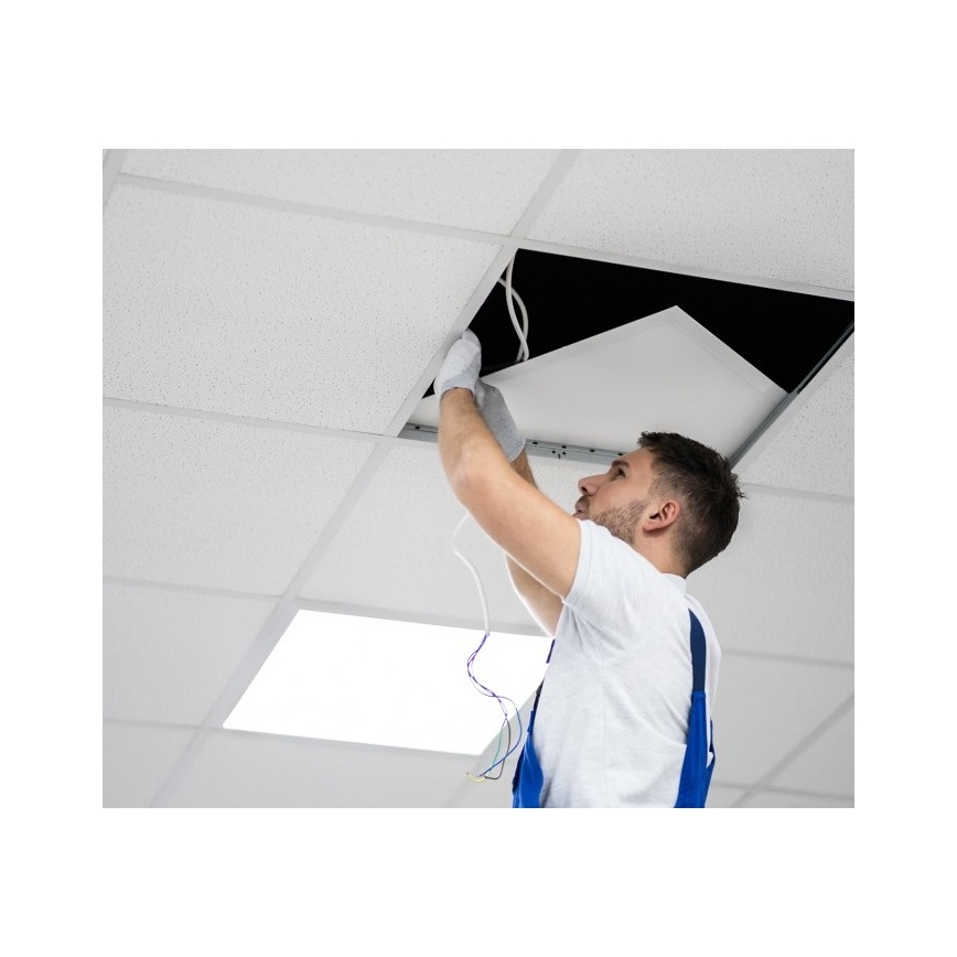 Dimmbares LED-Einbaupanel CAPRI LED/25/36/40W/230V 3000/4000/5700K UGR&lt;19 IP44 60x60 cm