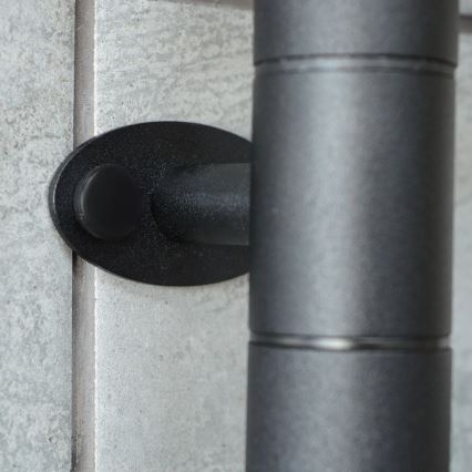 Elektrischer Handtuchwärmer mit Thermostat FOUETTE 128W/230V 64,6 cm IP44 schwarz