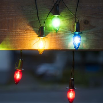 Erweiterbare LED-Außen-Lichterkette CONE FILAMENT 20xE10 14m mehrfarbig/warmweiß IP44, Hergestellt in Tschechien