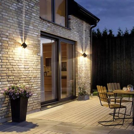 LED Solar-Wandleuchte mit Sensor LED/2W/5V IP54 1300 mAh