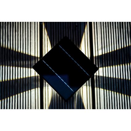 LED Solar-Wandleuchte mit Sensor LED/2W/5V IP54 1300 mAh