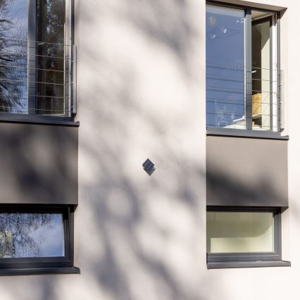 LED Solar-Wandleuchte mit Sensor LED/2W/5V IP54 1300 mAh