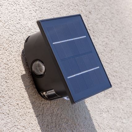 LED Solar-Wandleuchte mit Sensor LED/2W/5V IP54 1300 mAh
