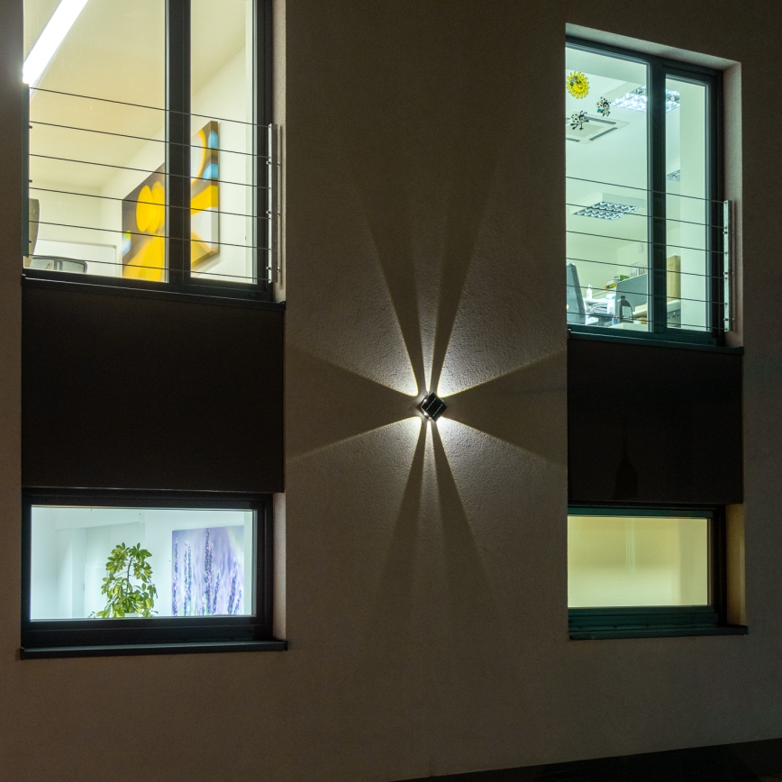 LED-Solarwandleuchte mit Sensor LED/2W/5V IP54