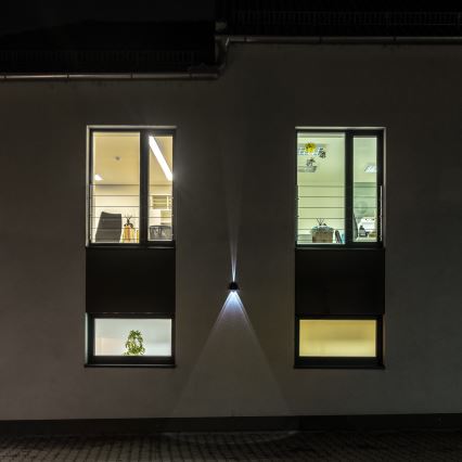 LED Solar-Wandleuchte mit Sensor LED/2W/5V IP54 1300 mAh