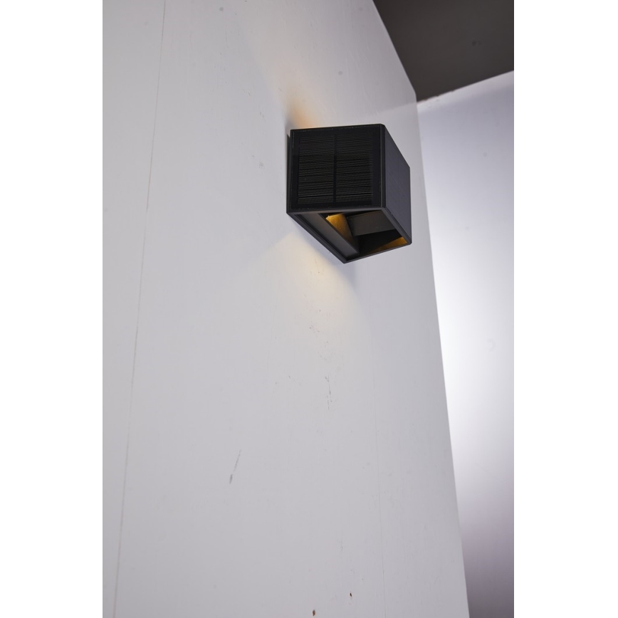 LED Solar-Wandleuchte mit Sensor LED/2W/5V IP54 1300 mAh