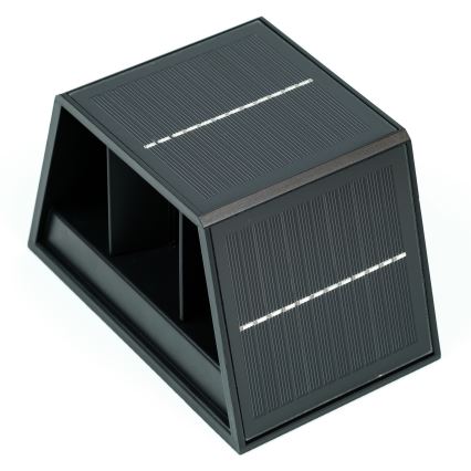 LED Solar-Wandleuchte mit Sensor LED/2W/5V IP54 1300 mAh