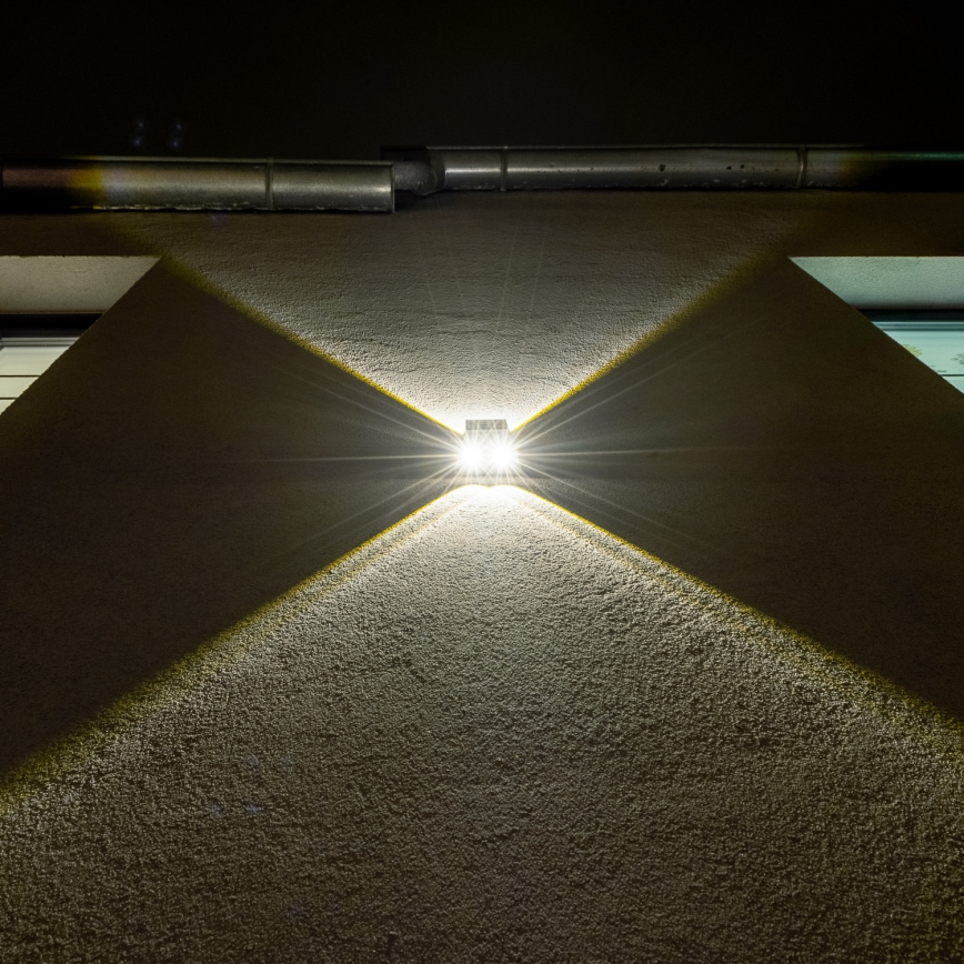 LED-Solarwandleuchte mit Sensor LED/2W/5V IP54