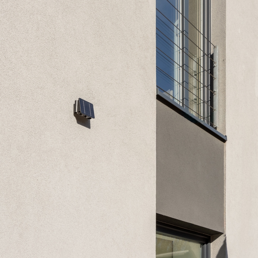 LED Solar-Wandleuchte mit Sensor LED/2W/5V IP54 1300 mAh