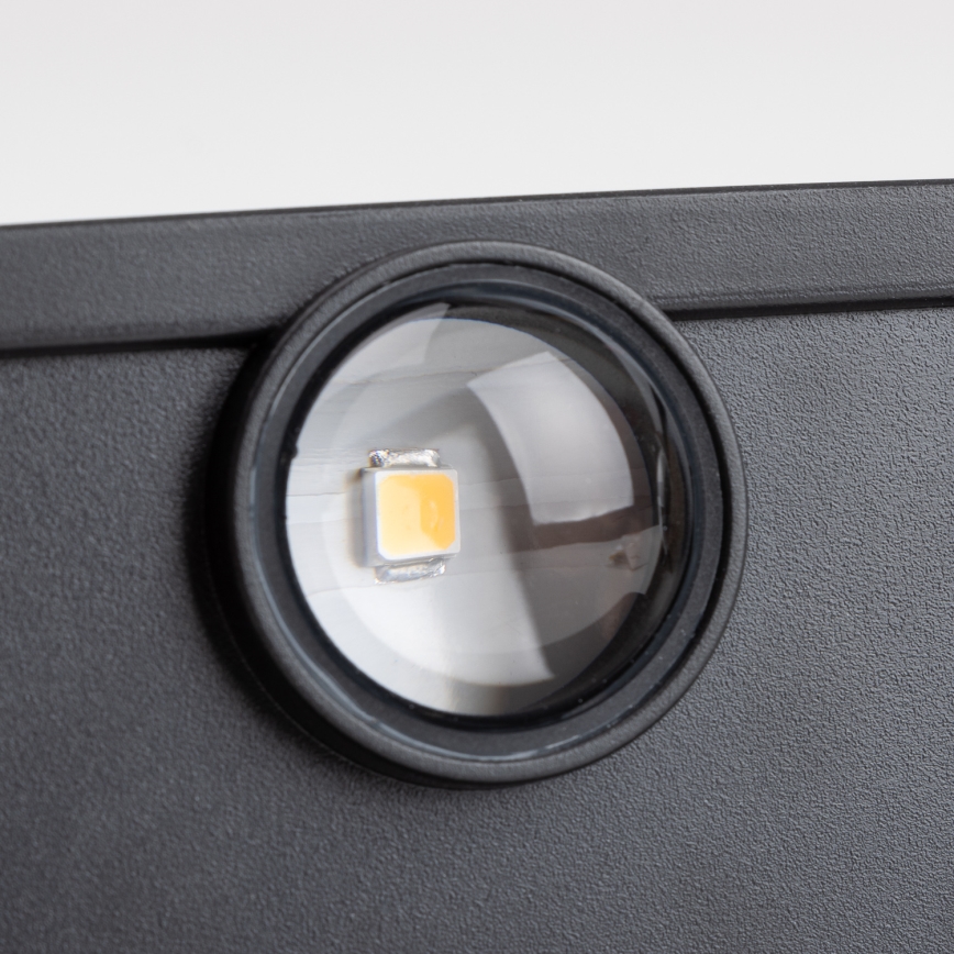 LED Solar-Wandleuchte mit Sensor LED/2W/5V IP54 1300 mAh