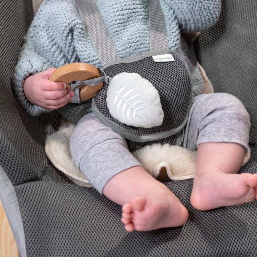 Ingenuity - Kinderwippe mit Vibration und Melodie EVERY SEASON WESLEY 3xC grau